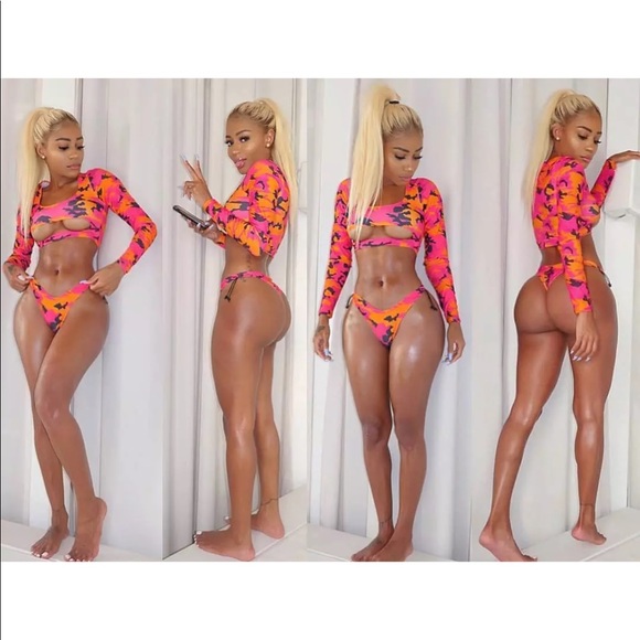 Long Sleeve Swimsuit - Picture 2 of 3